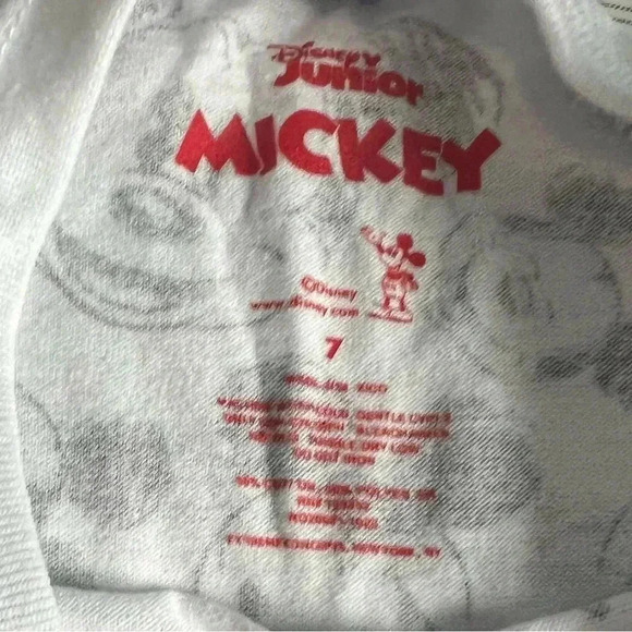 Disney Bundle of 3 t-shirts (Junior sizes) - Picture 12 of 16
